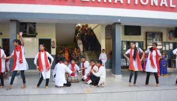 holi6-2018