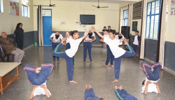 Interhouseyoga4