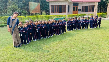 Tiny Tots of Gurukul are in Sanjay Van